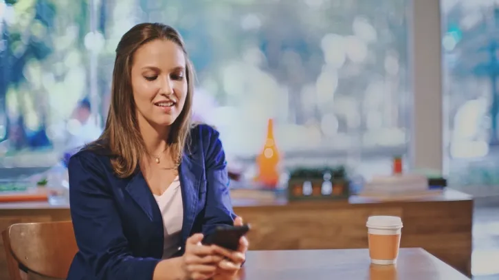 Itaú — Detalhe da aplicação da marca