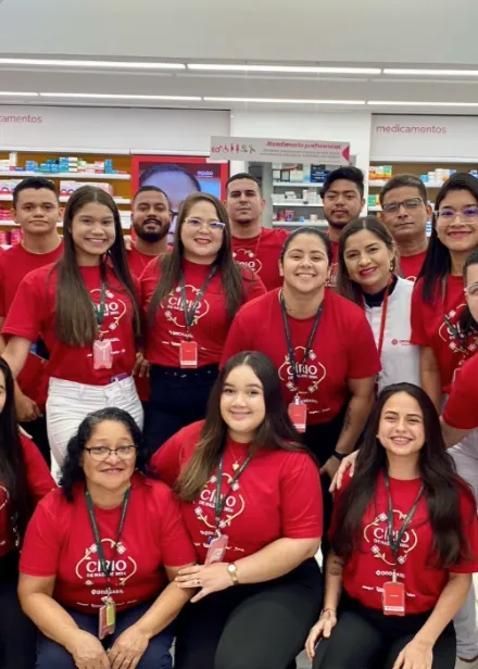 Equipe Drogasil Uniformizada em Loja durante o Círio de Nazaré